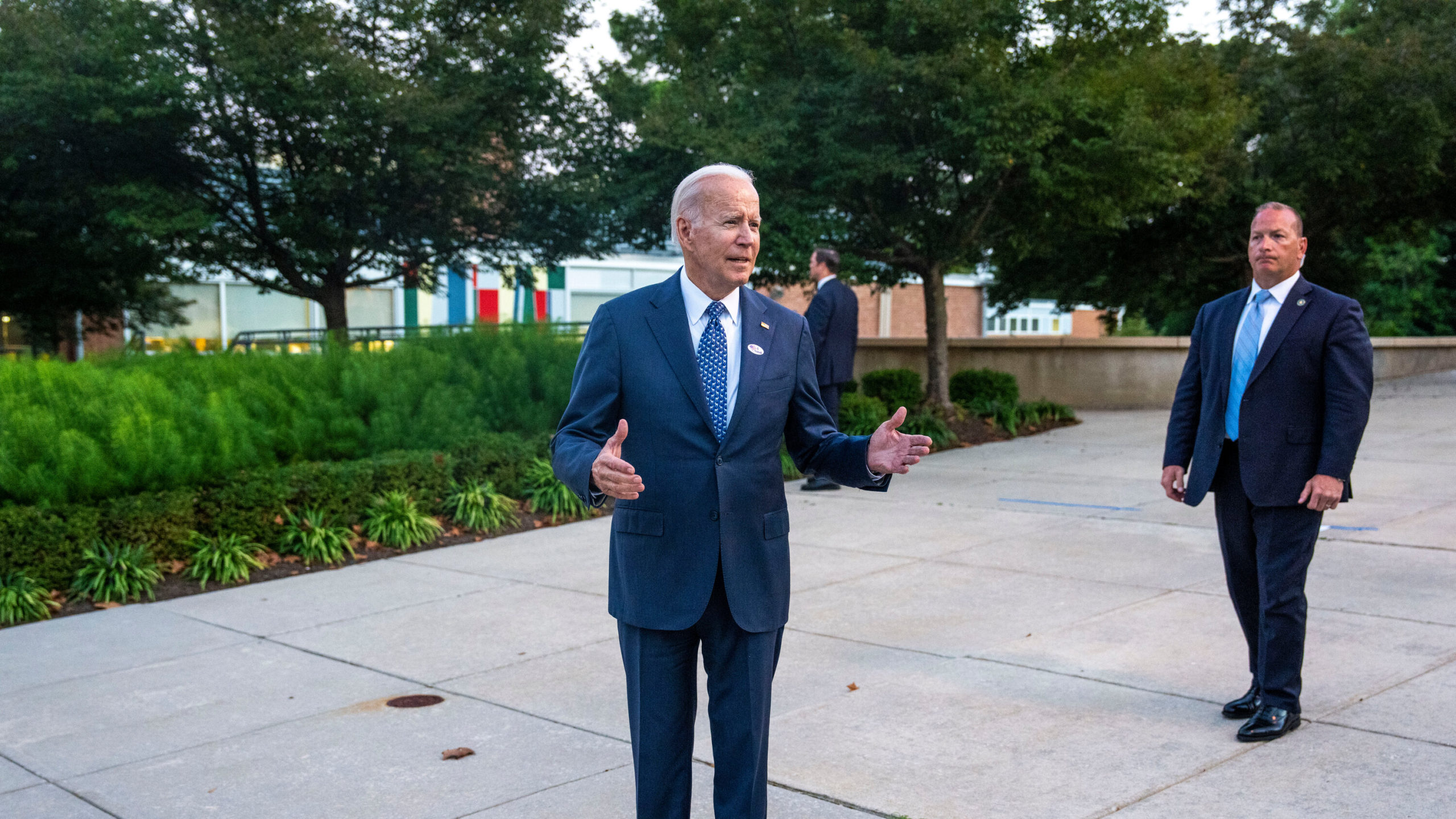 Senate Passes Bipartisan Crypto Bill Biden Faces Dilemma Over Sec Veto